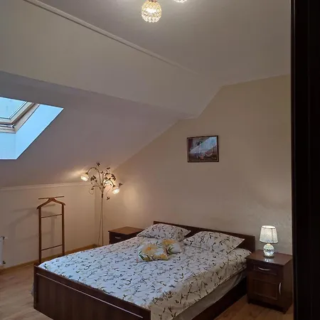 Doba - центр 1 кім 5-6 місць ! Apartman *