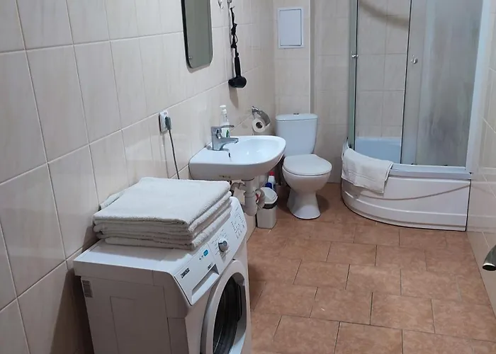 Doba - центр 1 кім 5 міс завжди тепла ! Apartman Munkács